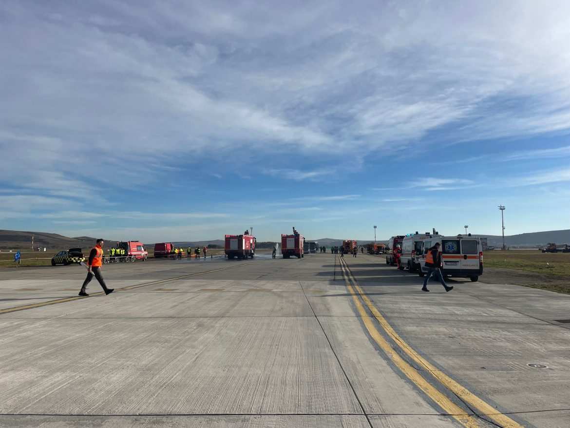 VIDEO Exercițiu de proporții la Aeroportul Cluj Napoca Simulare de